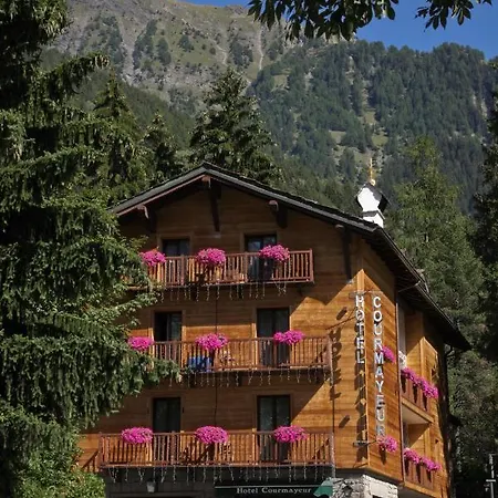 Hotel Courmayeur 3* Курмайор