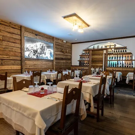 Hotel Courmayeur Szálloda 3*