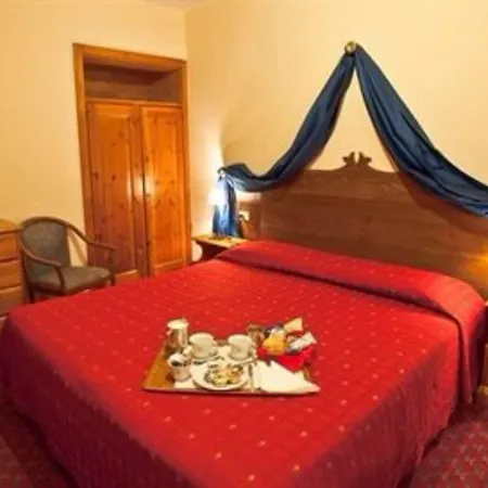 Готель Hotel Courmayeur 3*