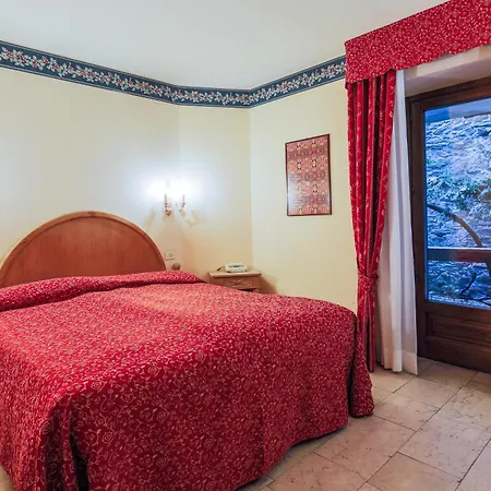 Hotel Courmayeur Готель 3*
