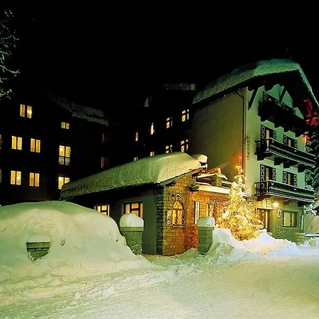 Hotel Courmayeur 3* Курмайор