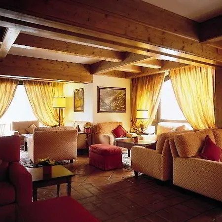 Готель Hotel Courmayeur 3*