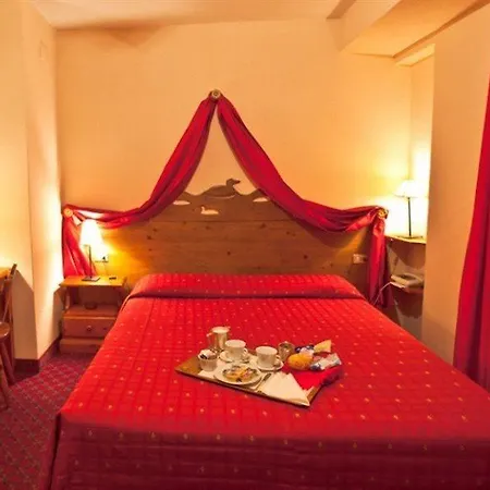 Готель Hotel Courmayeur 3*