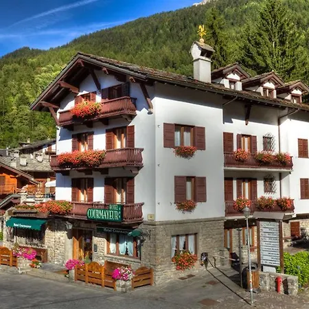 Готель Hotel Courmayeur 3*