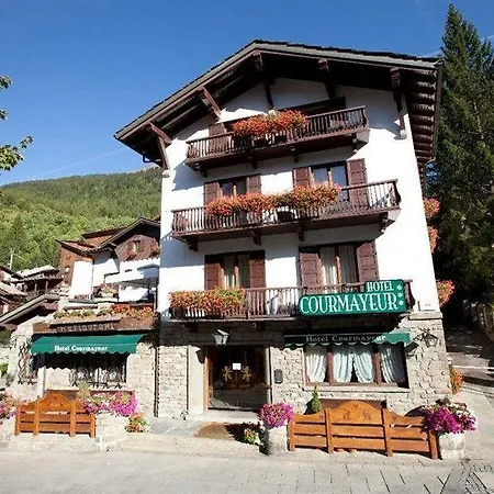 Готель Hotel Courmayeur 3*