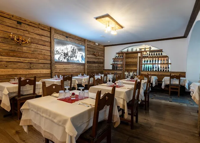 Hotel Courmayeur Szálloda 3*