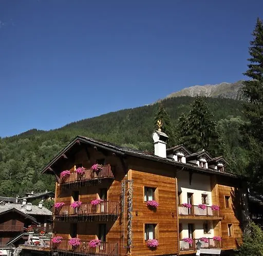 Hotel Courmayeur 3* Courmayeur